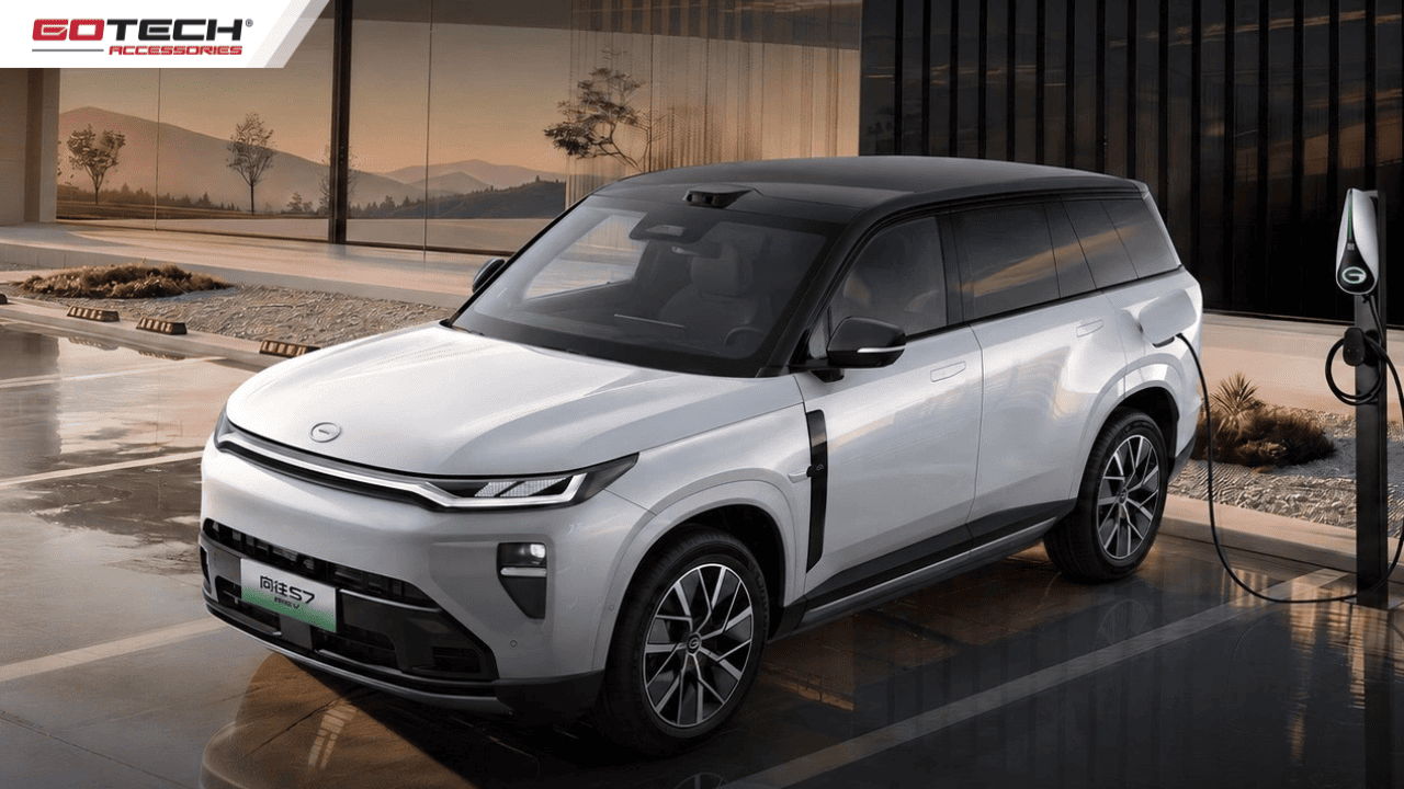 GAC S7 di chuyển đầm chắc trên đường cao tốc nhờ hệ thống treo trước MacPherson, sau Đa liên kết trang bị giảm chấn thích ứng FSD/CDC.